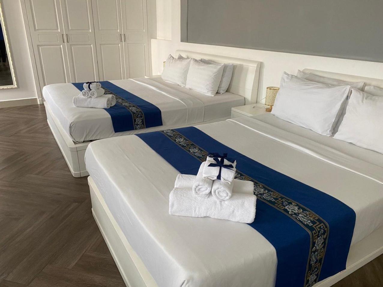 Khách sạn hẻo lánh Sabina - Hcm
